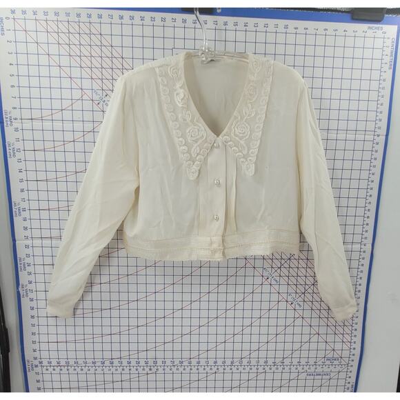 Romantic Vintage Lace-Collar Cropped Blouse by Impressions of California 2-2 - Picture 5 of 15